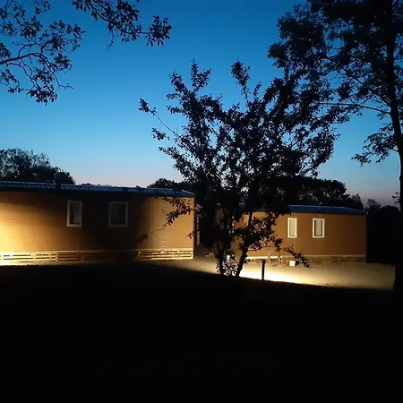 Les De L'aubertiere בית נופש